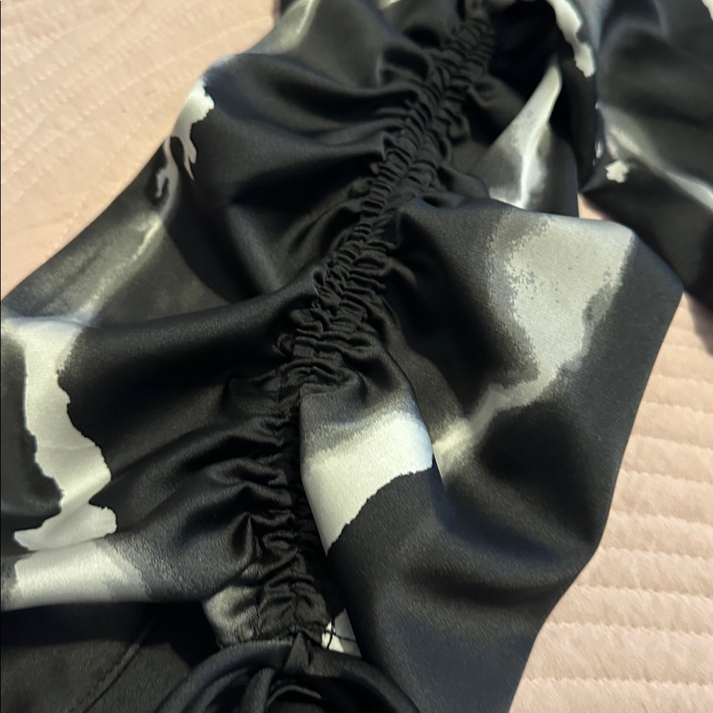 Halston off shoulder blouse - Picture 10 of 11